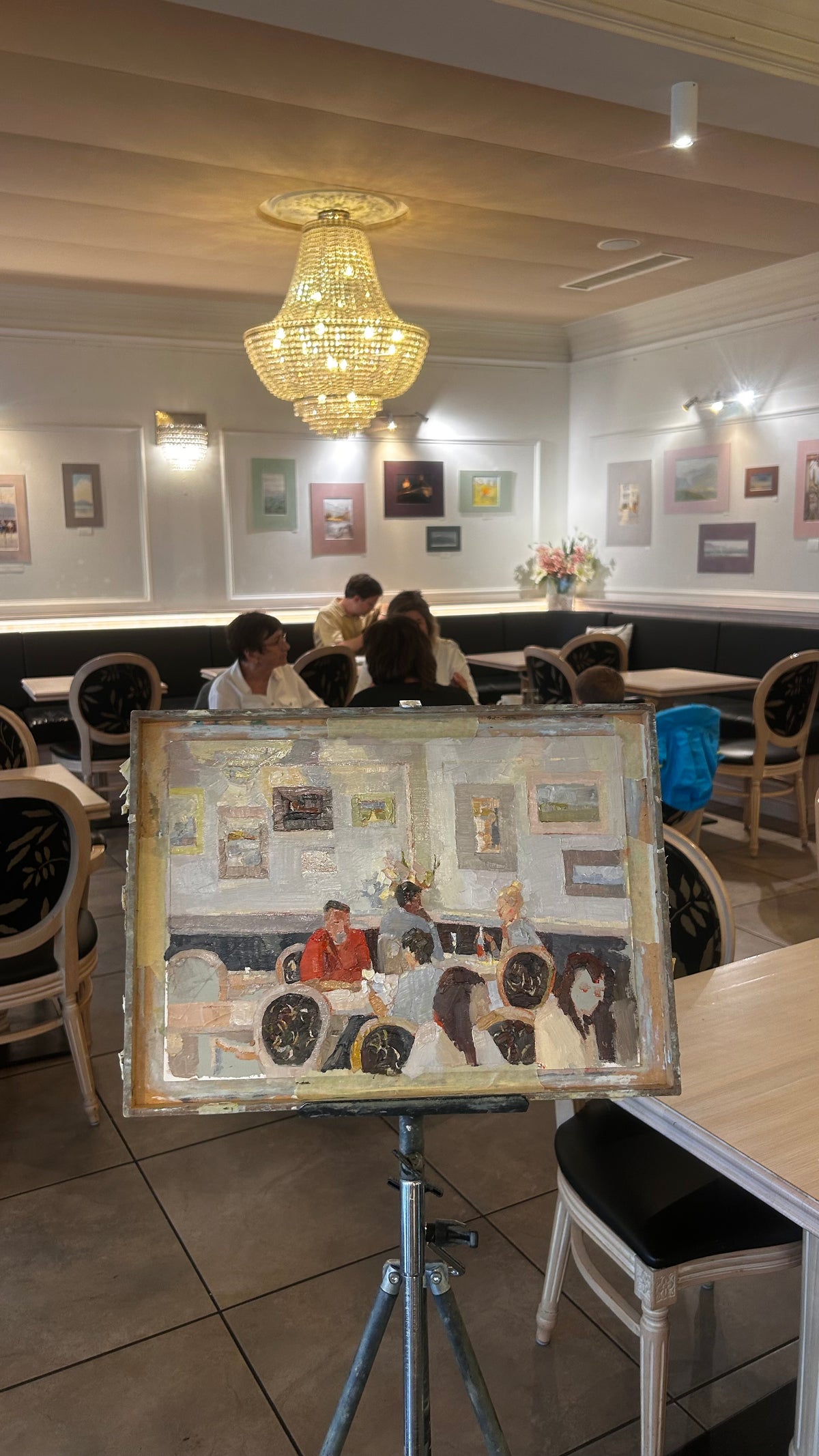Café Vincent. Menschen und meine Gemälde. 4.06.2026. 26x36 cm.